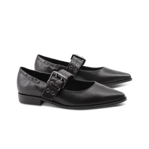 Ballerina a punta con fibbia e borchie