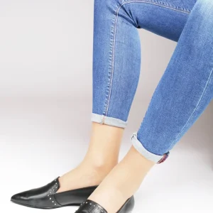 Mocassino nero con borchiette - ultimi 32-35