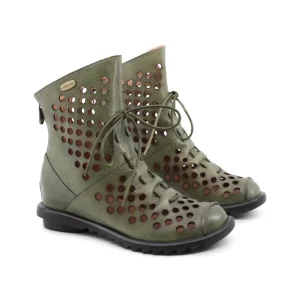 Stivaletto in pelle traforata da donna