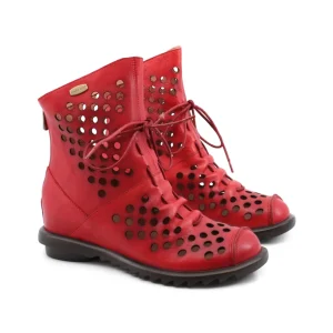 Stivaletto in pelle traforata da donna