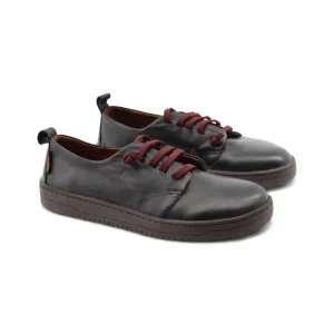 Scarpa in pelle con lacci elastici