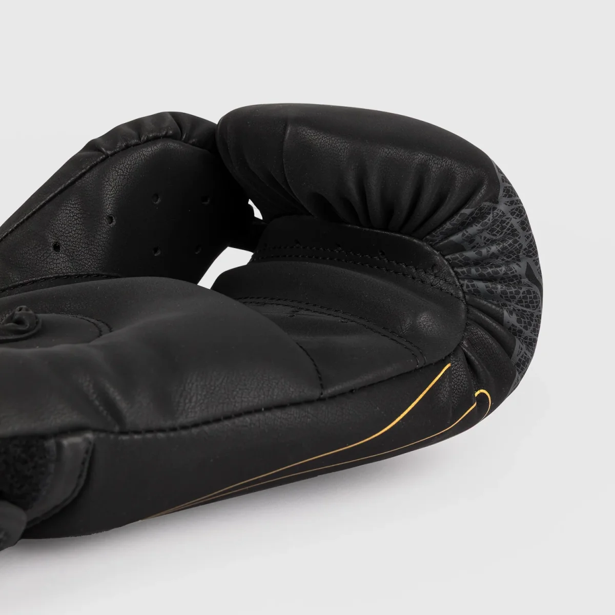 Guantoni Venum Serpenti Nero - immagine 5