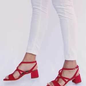 Annette in camoscio rosso