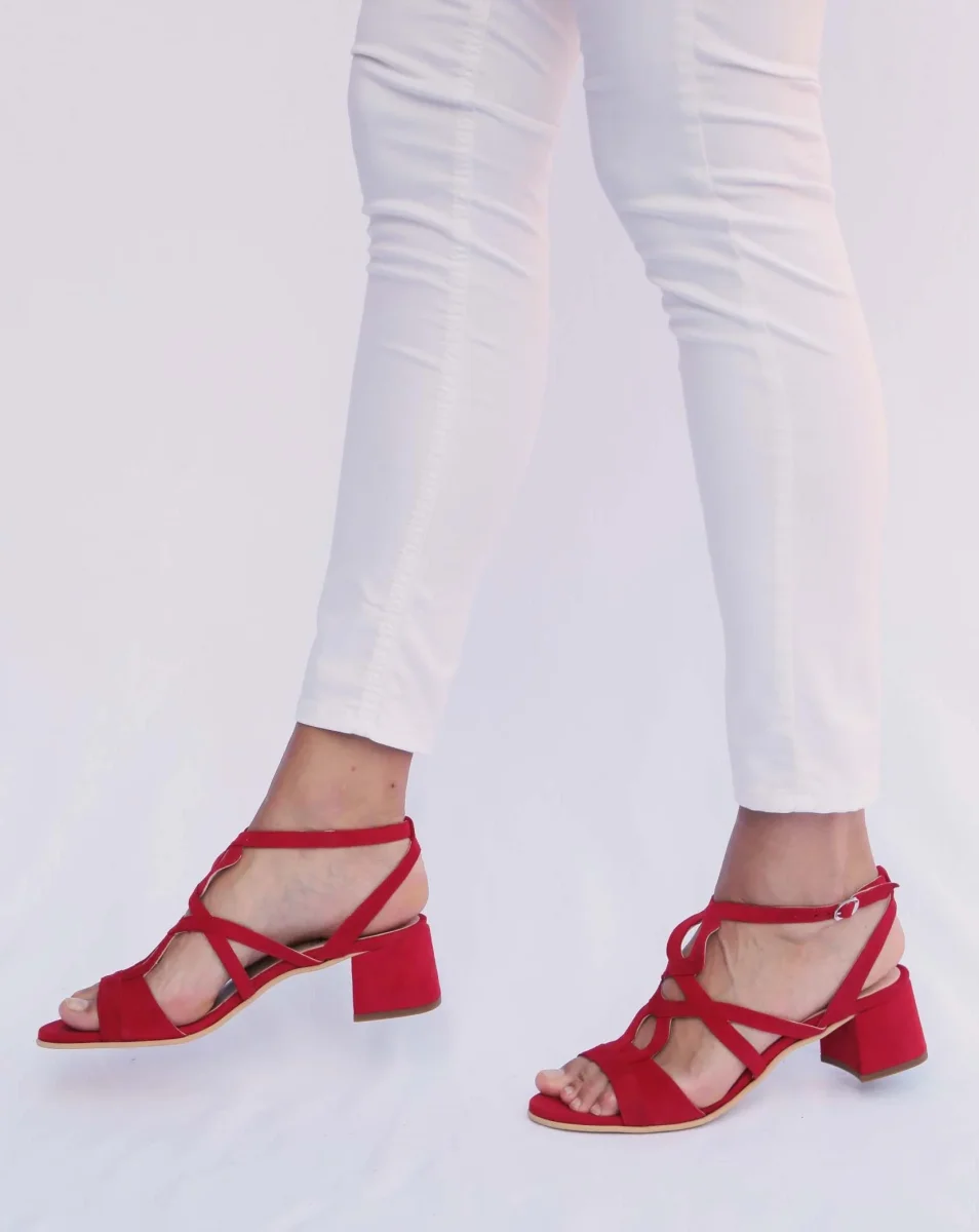 Annette in camoscio rosso