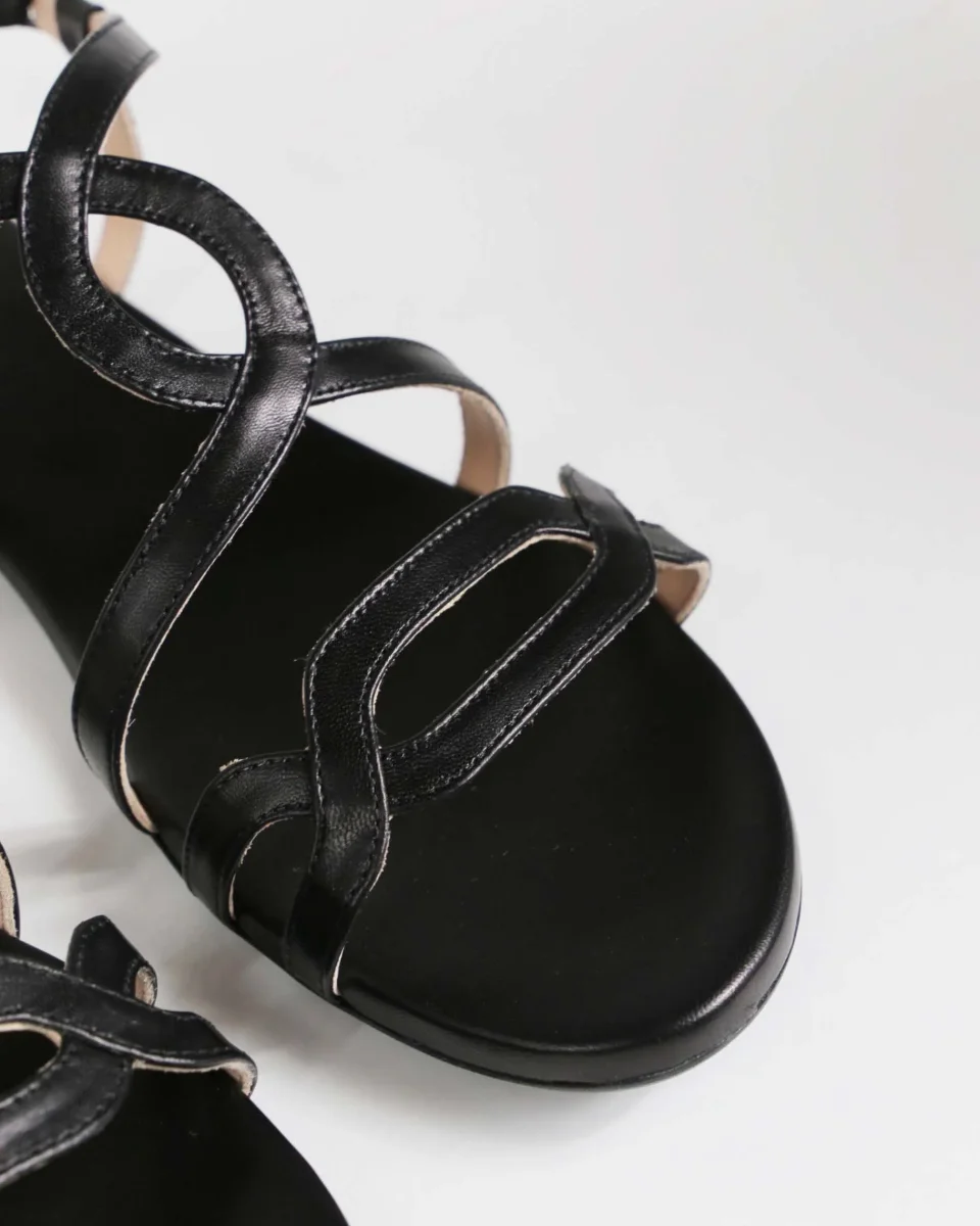 Roma in pelle nera - immagine 7