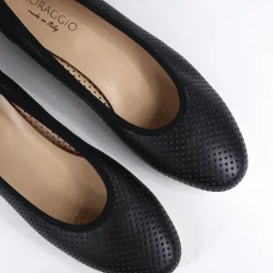 Ballerina Gaia nera con forellini