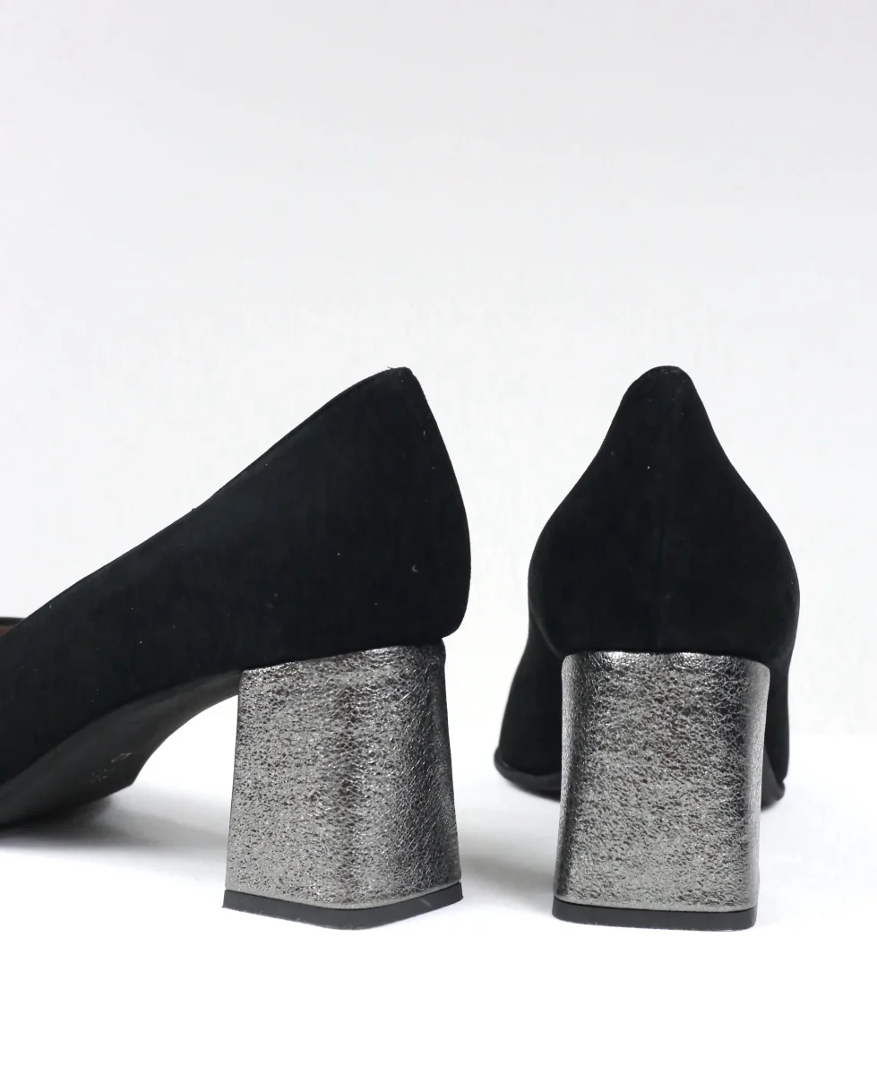 Décolleté Cecilia in camoscio - immagine 7