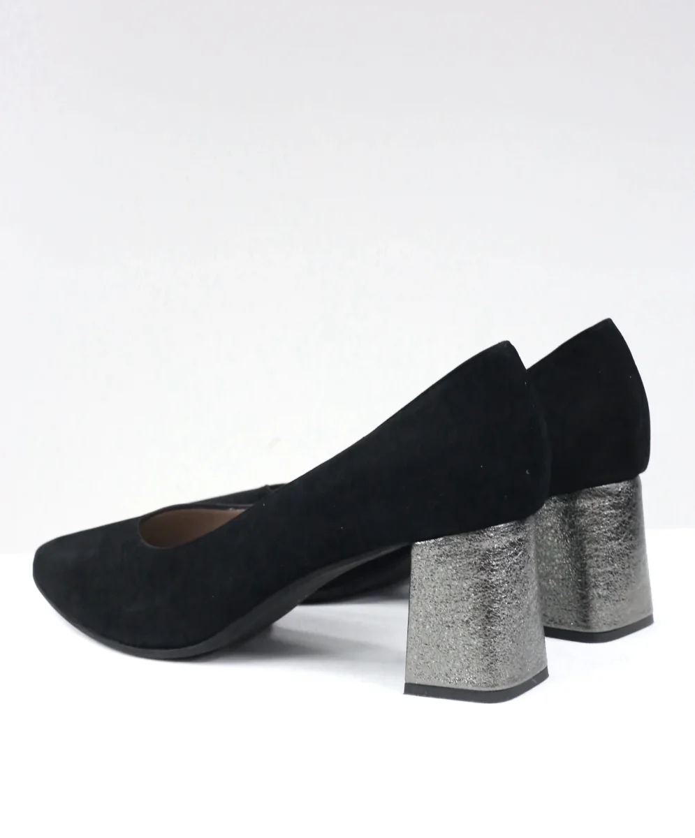 Décolleté Cecilia in camoscio - immagine 3