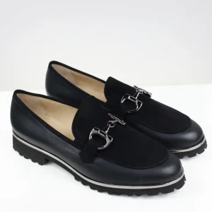 Artura in pelle nera