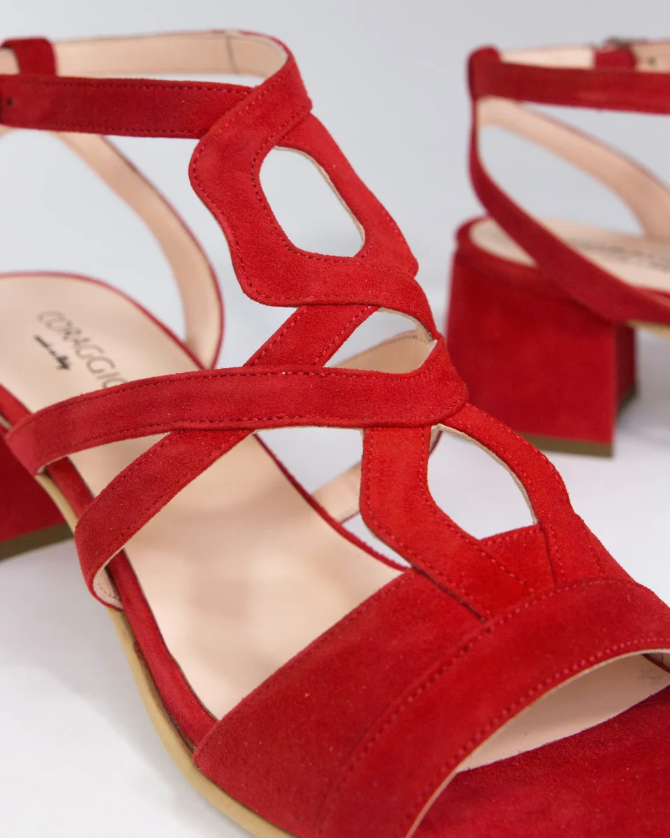 Annette in camoscio rosso - immagine 5