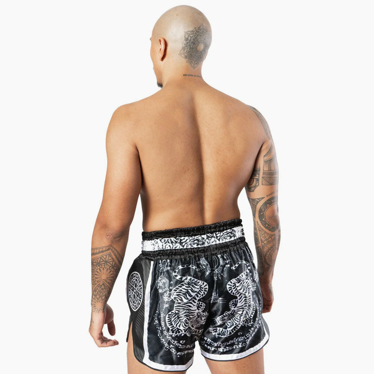 Pantaloncini kick-thai 8 Weapons Carbon Sak Yant Tigers - immagine 8