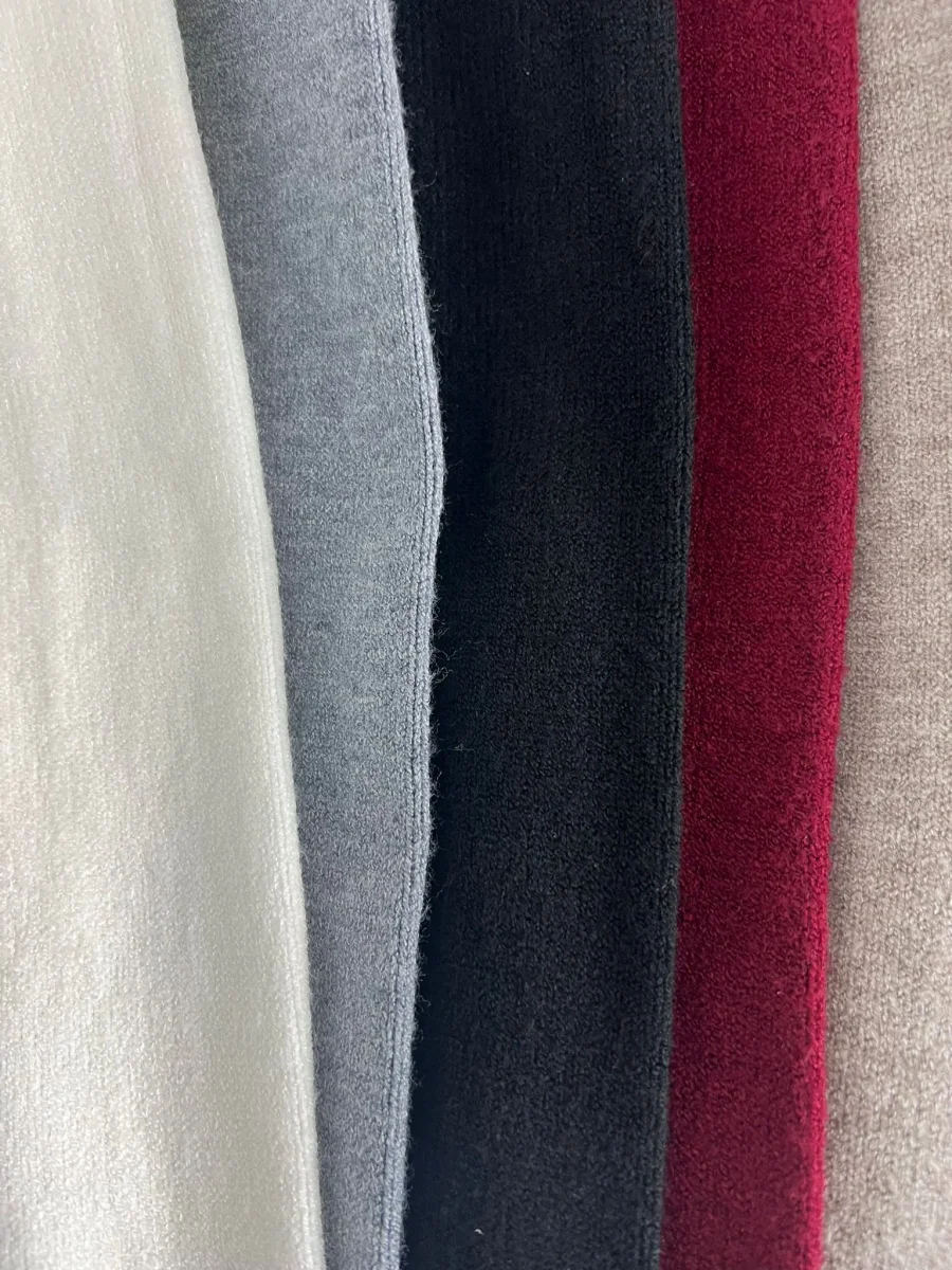 Pull girocollo treccine - immagine 3