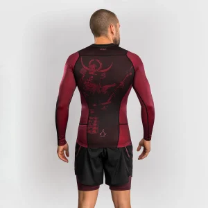 Rashguard Venum Assassin's Creed Shadows maniche lunghe Rosso-nero