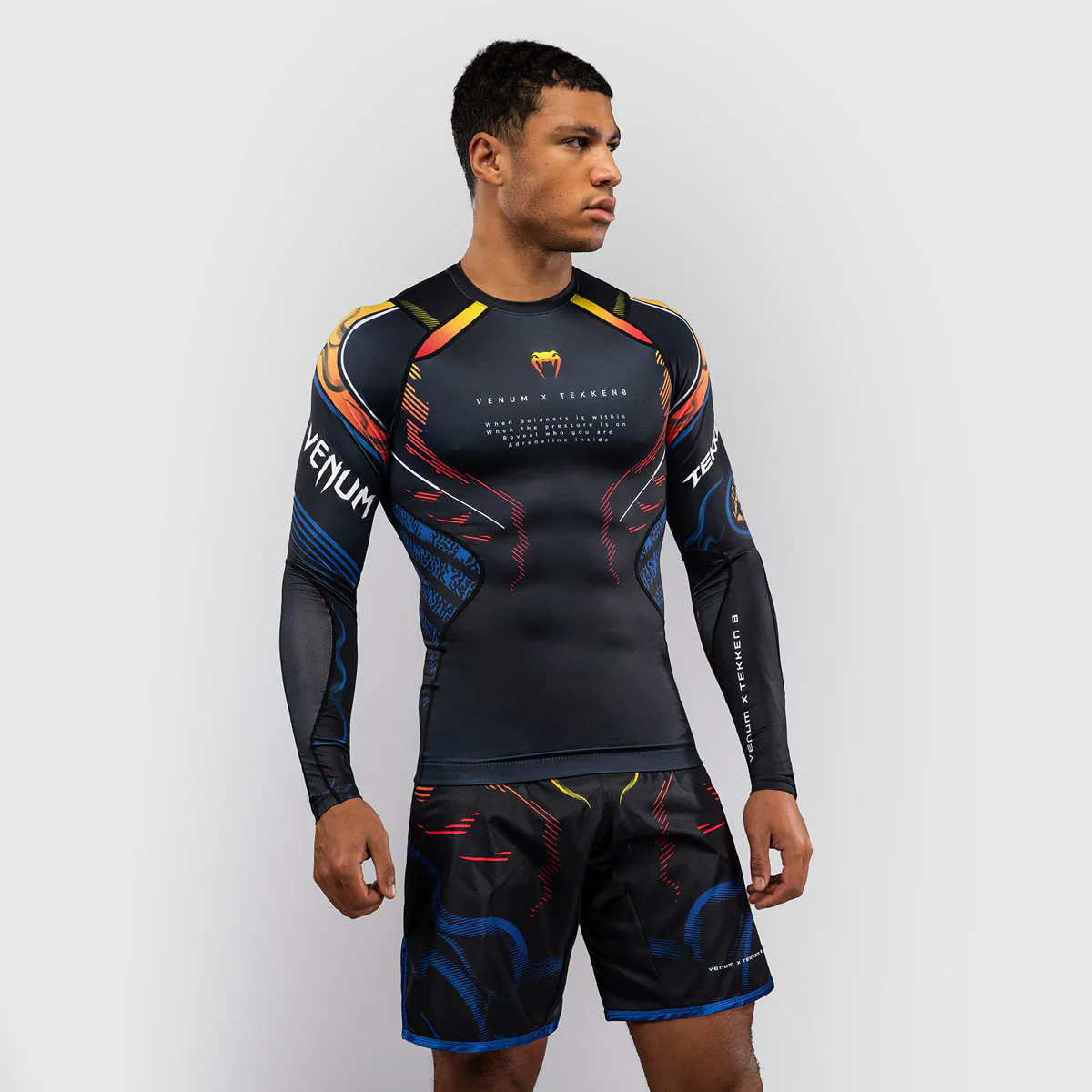 Rashguard Venum Tekken 8 Yoshimitsu maniche lunghe Nero-arancione