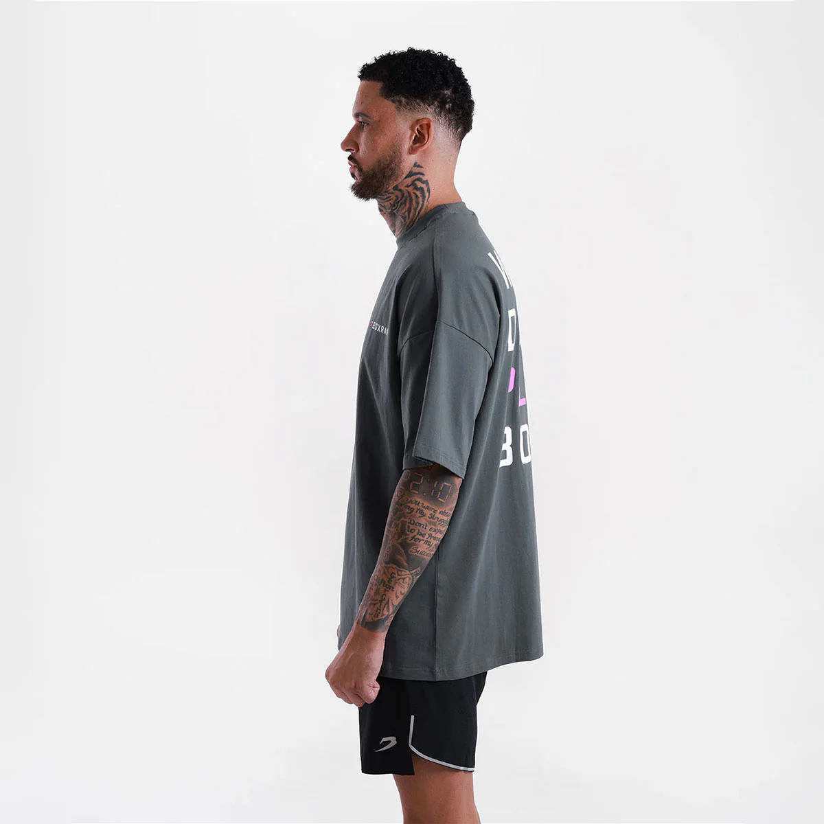 T-shirt Boxraw We Don't Play Boxing Oversize Grigio-rosa - immagine 4